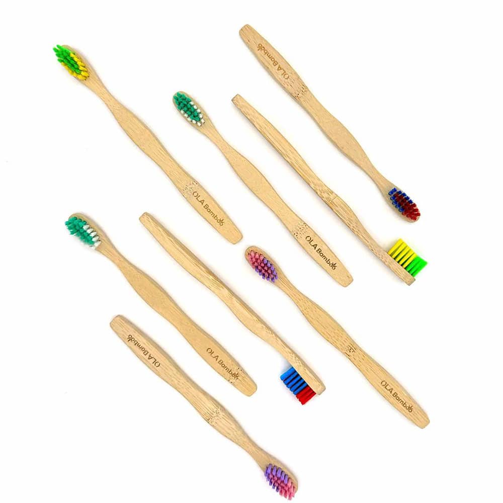 Economy pack of 8 kids toothbrushes